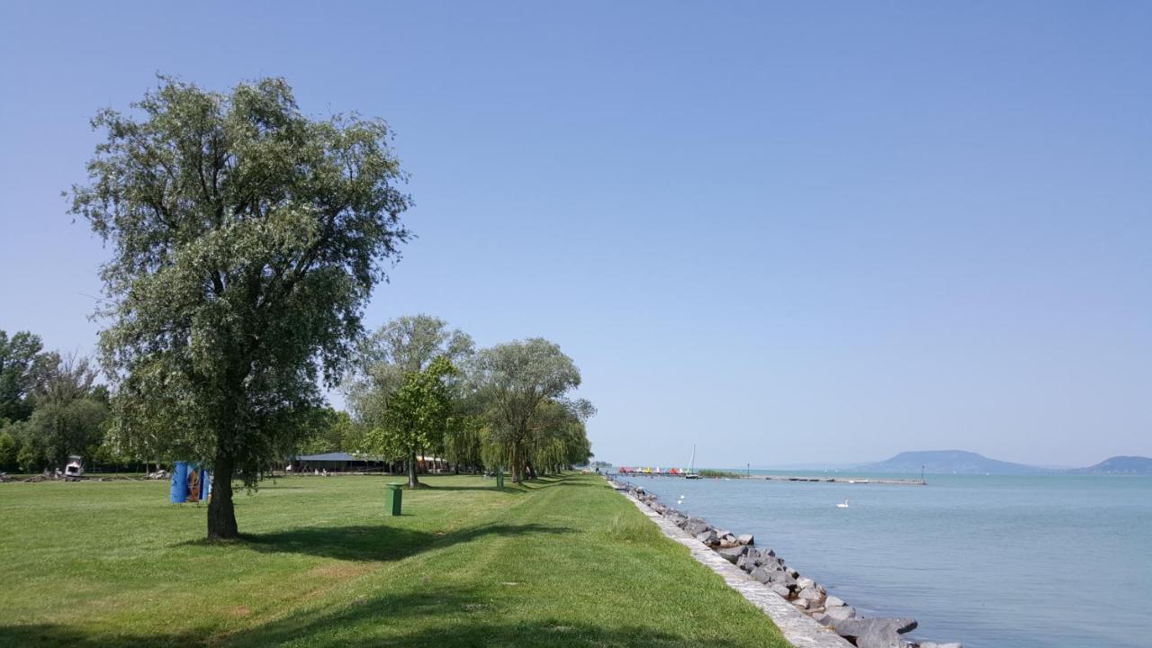Lelle Resort B20 Balatonlelle Exterior photo