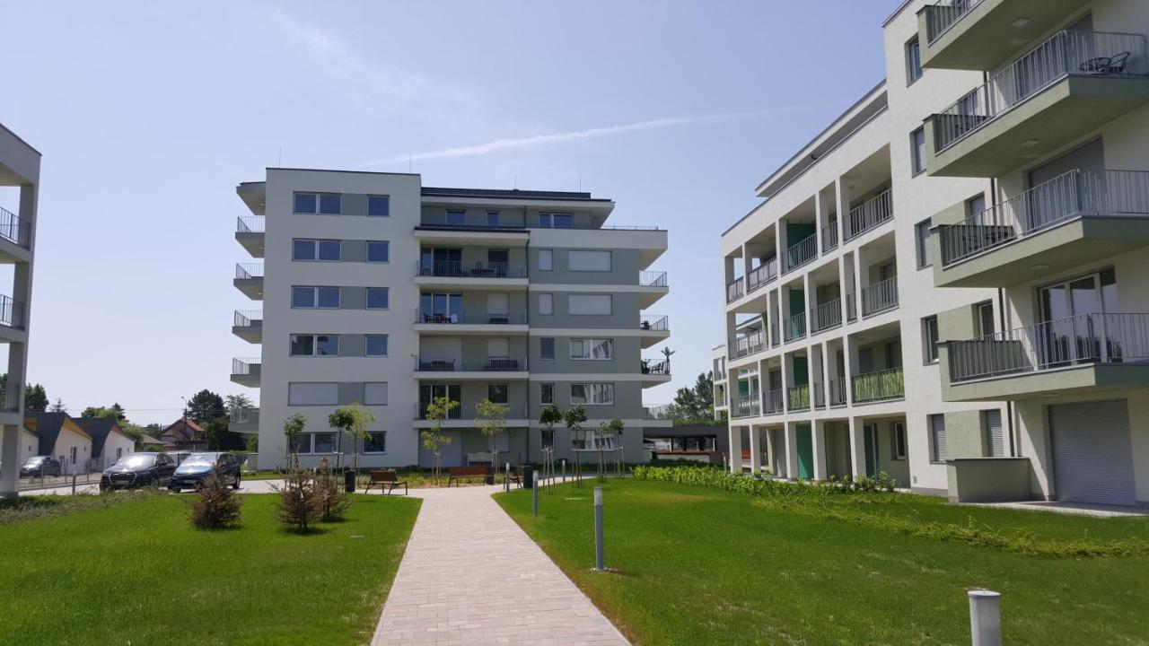 Lelle Resort B20 Balatonlelle Exterior photo