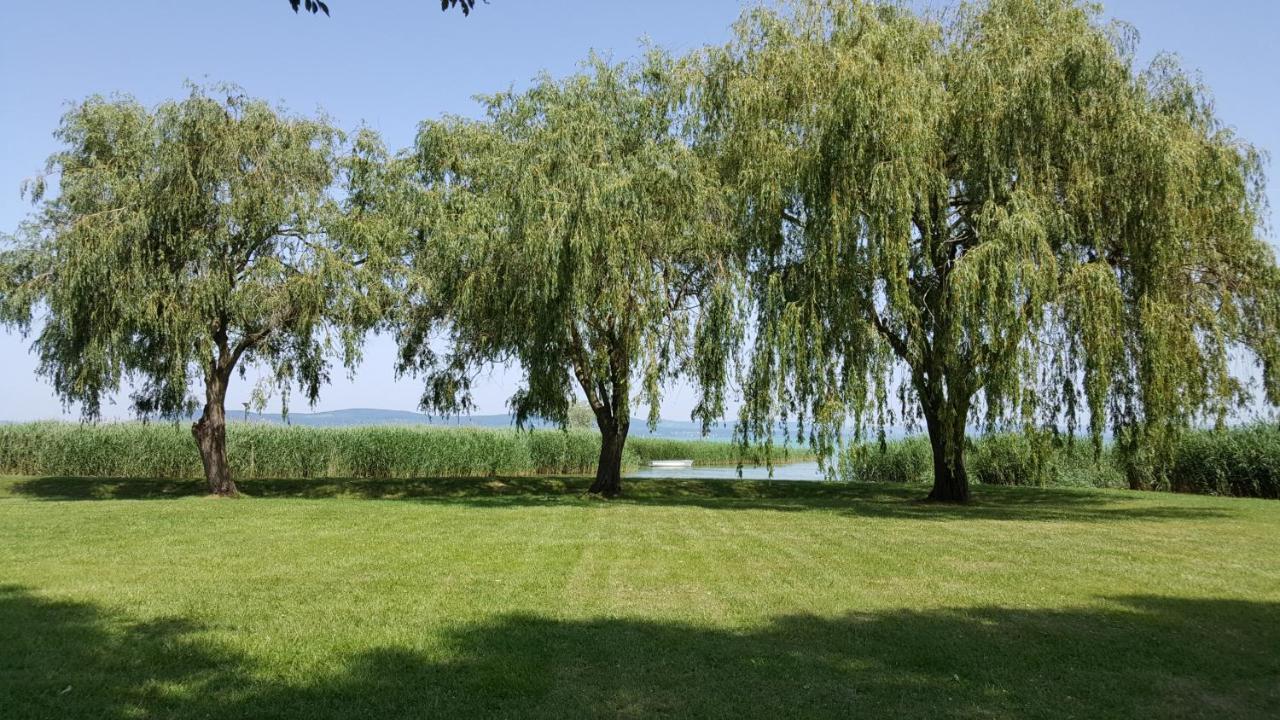 Lelle Resort B20 Balatonlelle Exterior photo