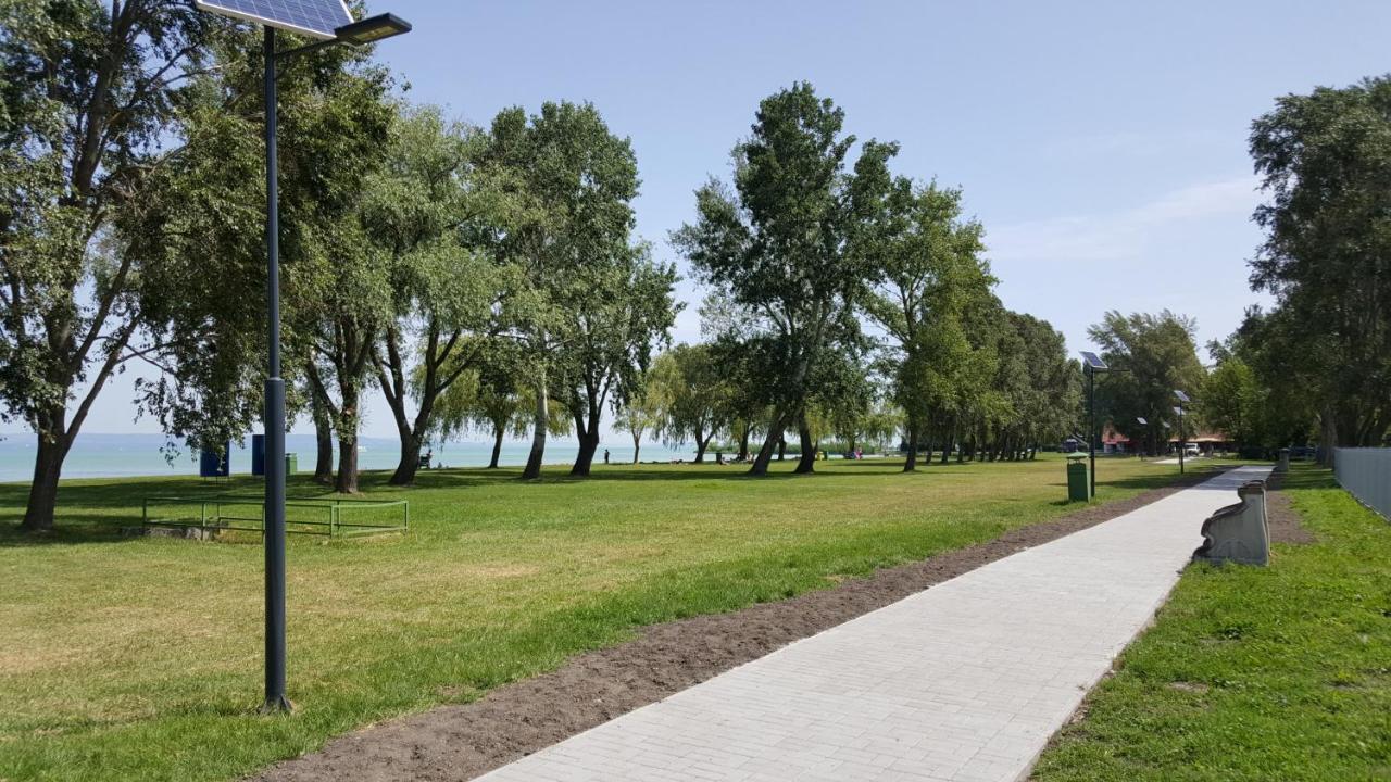 Lelle Resort B20 Balatonlelle Exterior photo