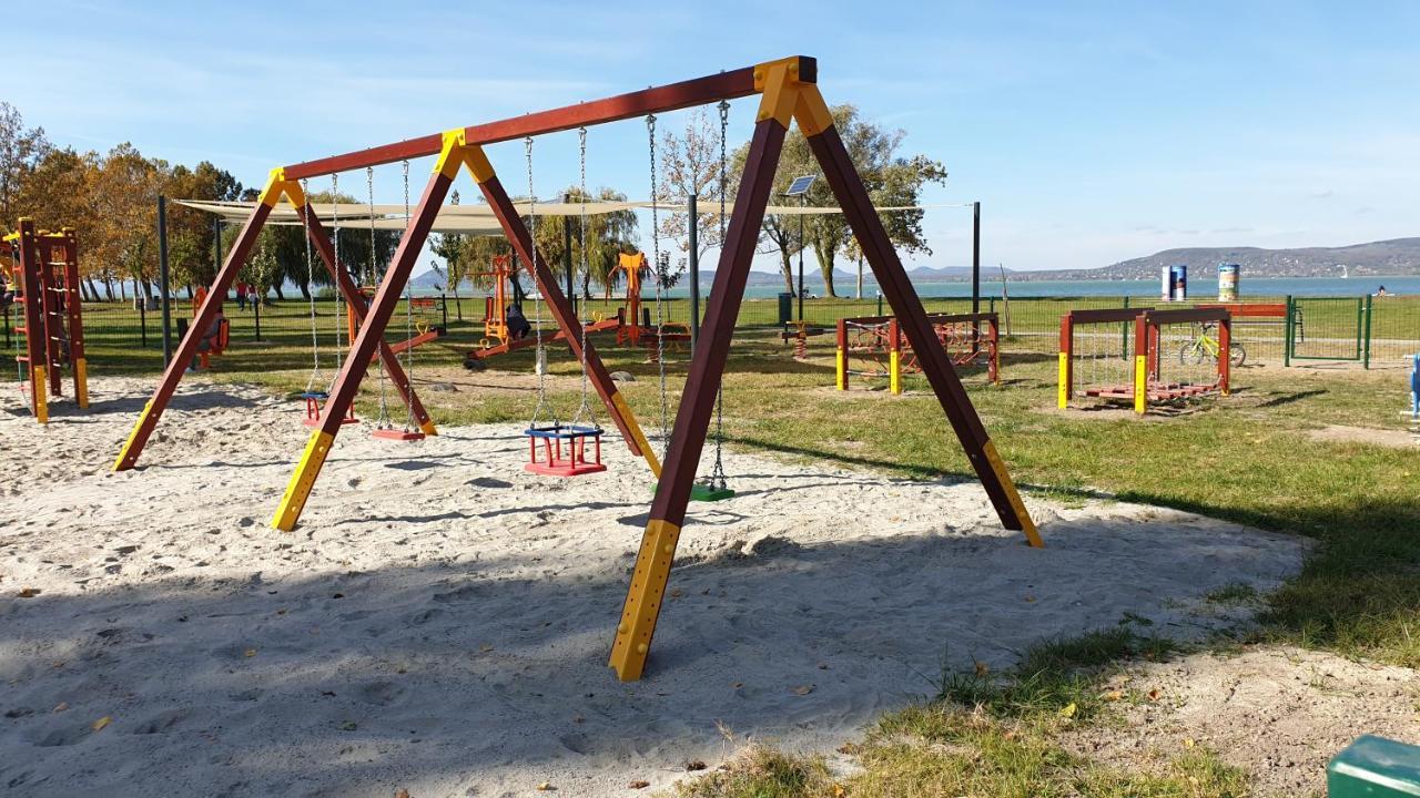 Lelle Resort B20 Balatonlelle Exterior photo